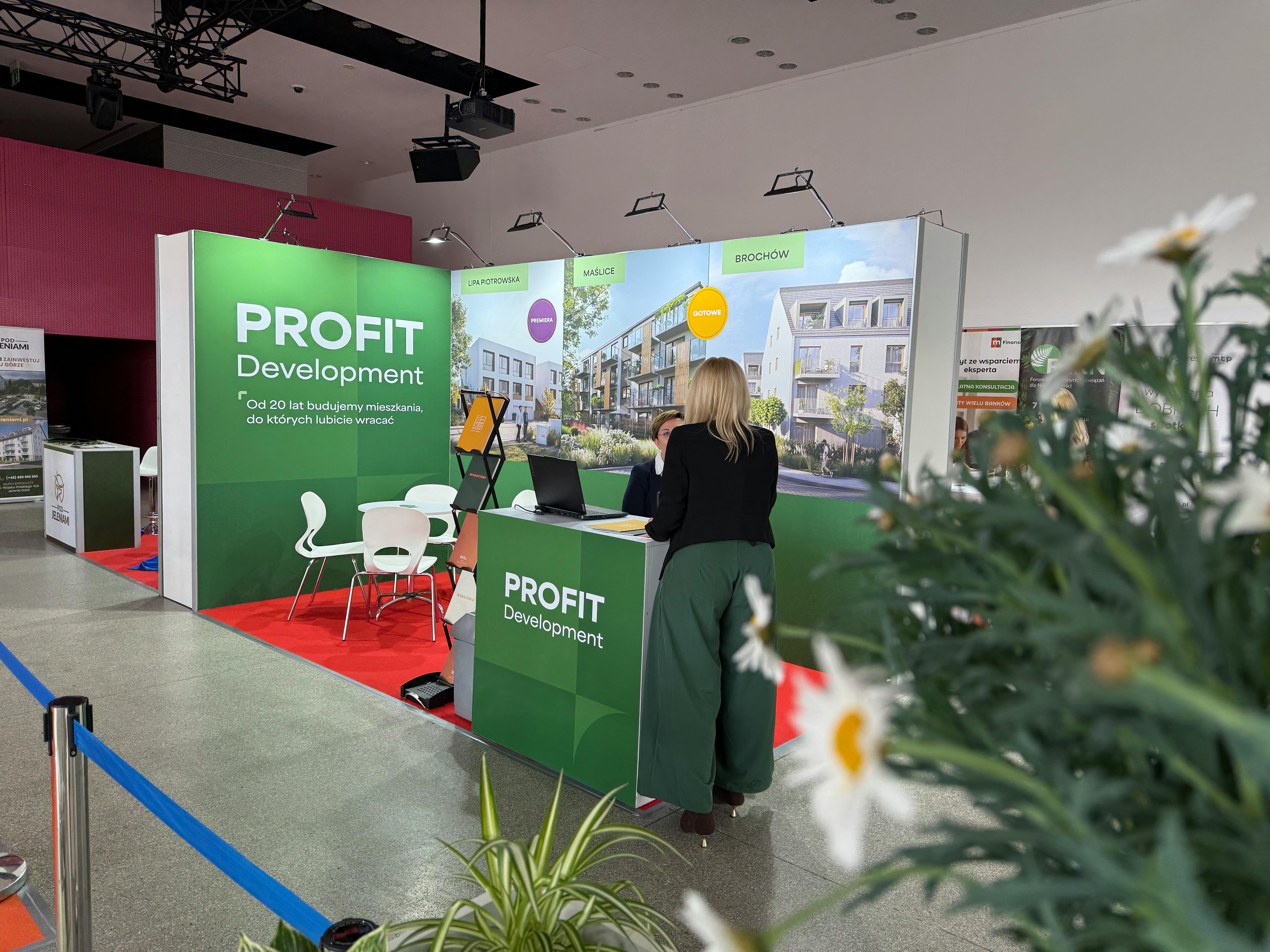 Standardized, yet elegant booths.